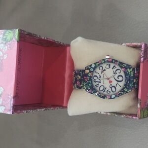NWT Betsey Johnson FLORAL WATCH